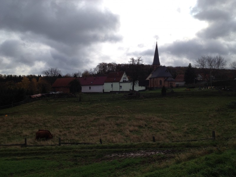 Blick auf die Kirche von Siebigerode von Möllendorf kommend.